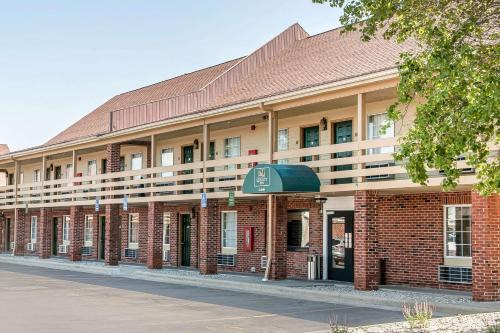 Findlay Hotel | Quality Inn