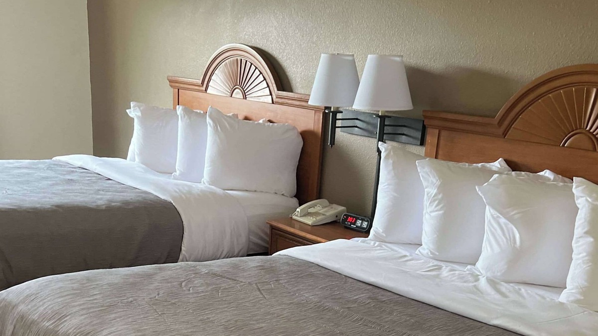 Huntington Hotel | Quality Inn