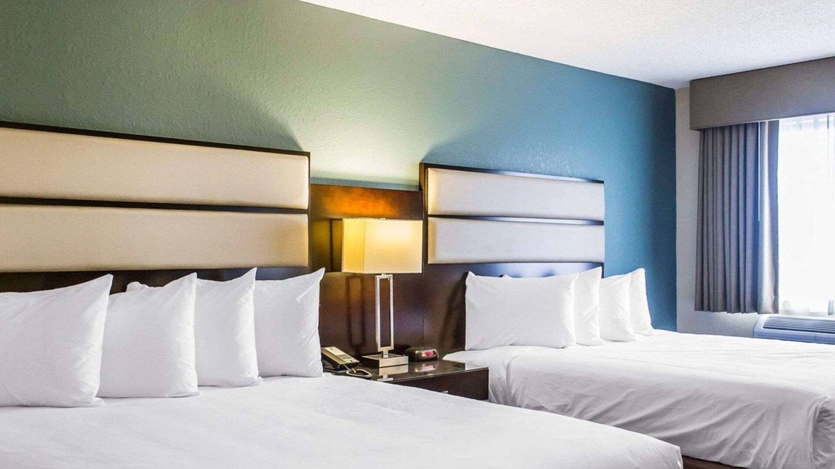 Streetsboro Hotel | Quality Inn