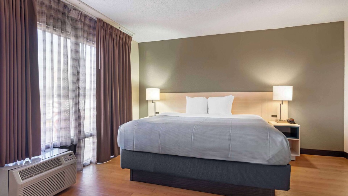 Valley Hotel | Quality Inn Valley - West Point