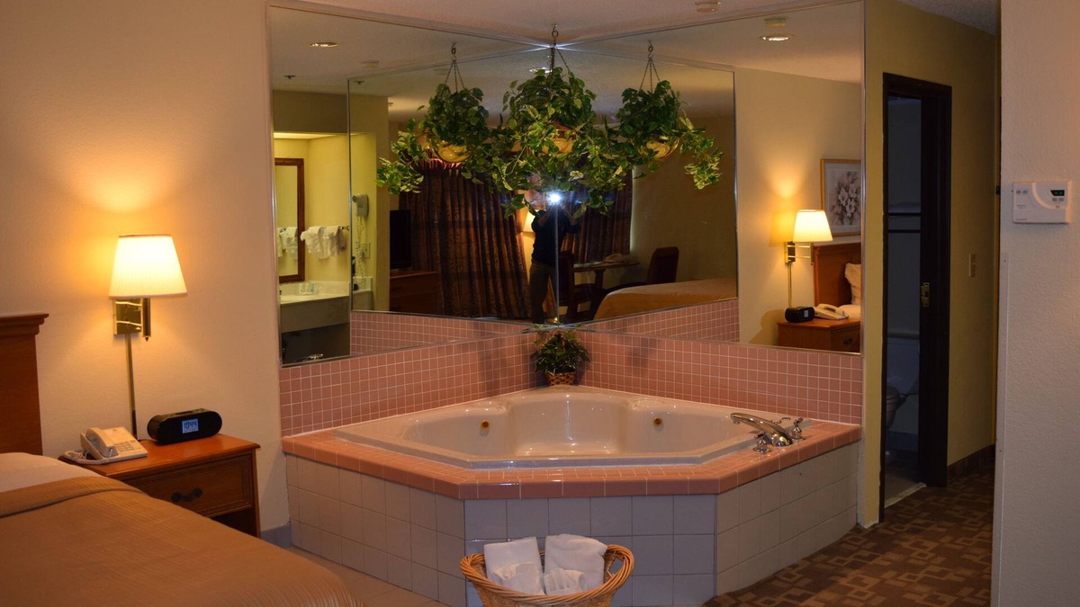 Jeffersonville Hotel | Quality Inn Washington Court House