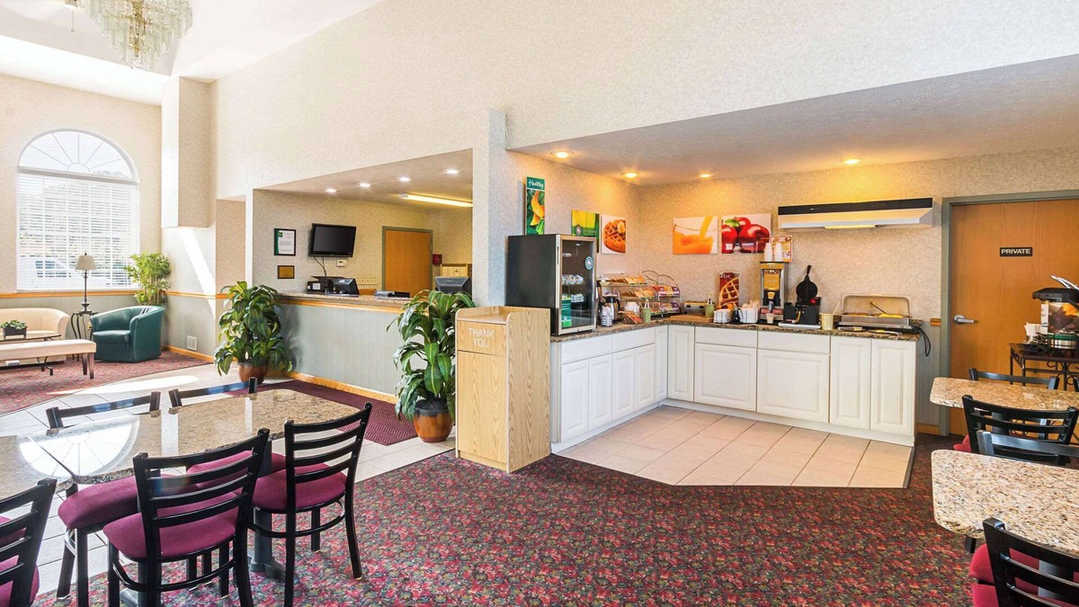 Weston Hotel | Quality Inn Weston