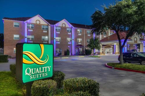 Addison Hotel | Quality Suites Addison-Dallas