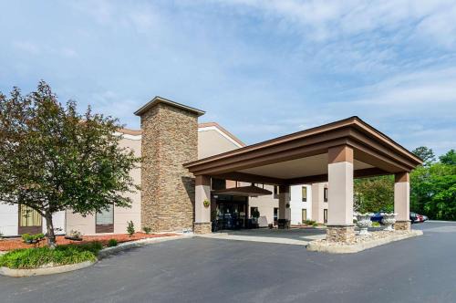 Altavista Hotel | Quality Suites Altavista - Lynchburg South