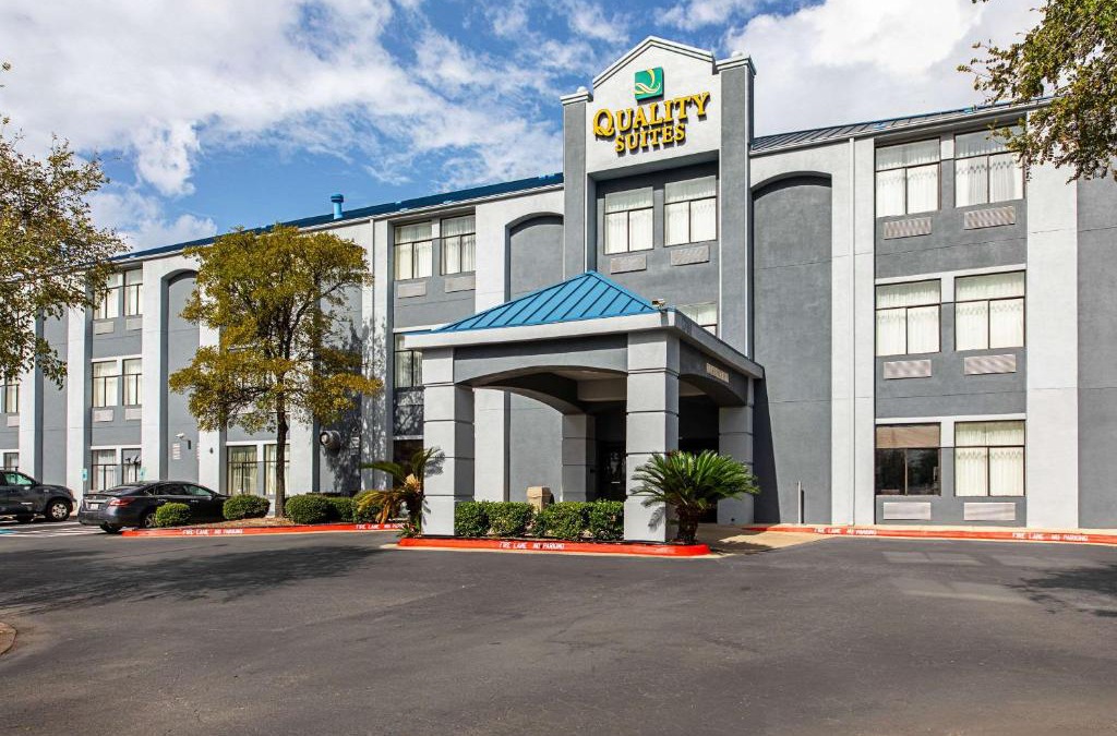 Franklin Park Hotel | Quality Suites Austin South Street Elmo District