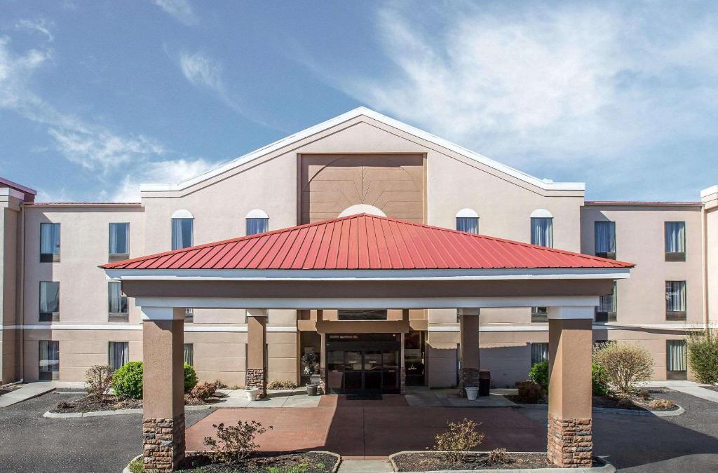 Morristown Hotel | Quality Suites Morristown West