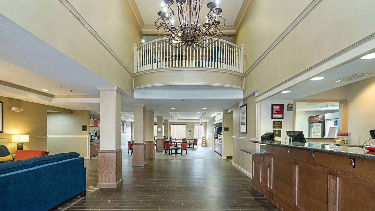 Springdale Hotel | Quality Suites Springdale West I-49