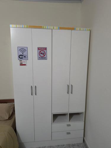 Chacaras Primavera House | Quarto individual privado mobiliado