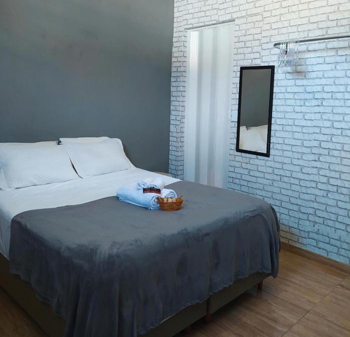 Itapira House | Quarto privativo no centro 01