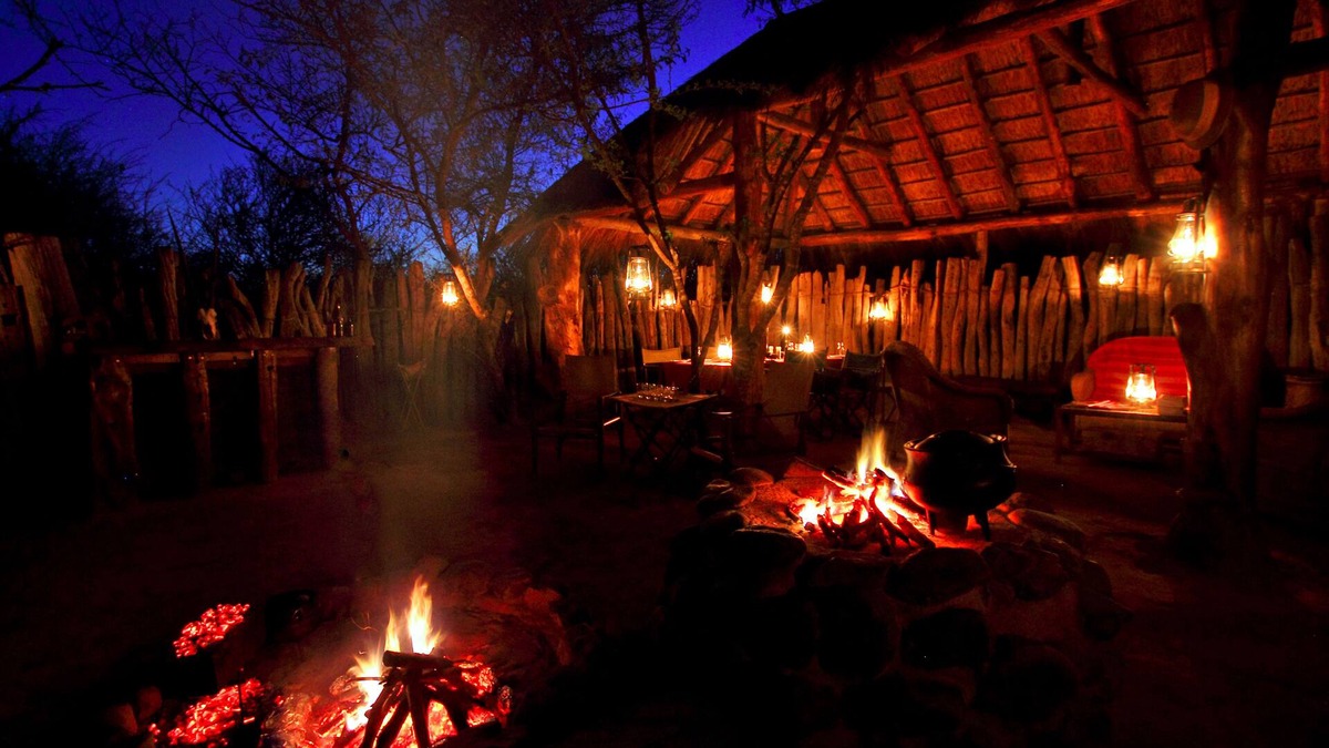 Paterson Cabin | Quatermain's 1920's Safari Camp - Amakhala Game Reserve