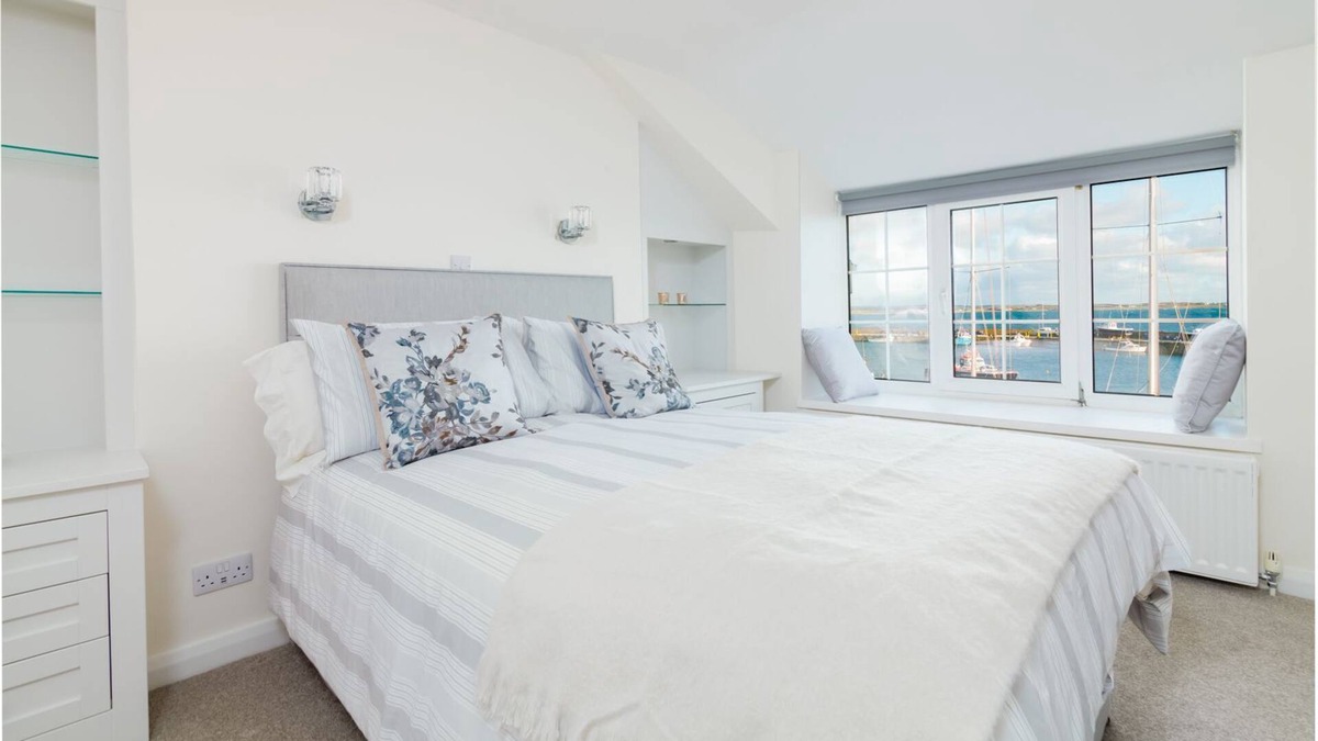 Port Saint Mary Cottage | Quay Cottage - a holiday cottage that sleeps 4 guests in 2 bedrooms