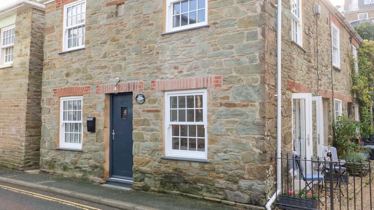 Salcombe House | QUAY COTTAGE, family friendly, with a garden in Salcombe
