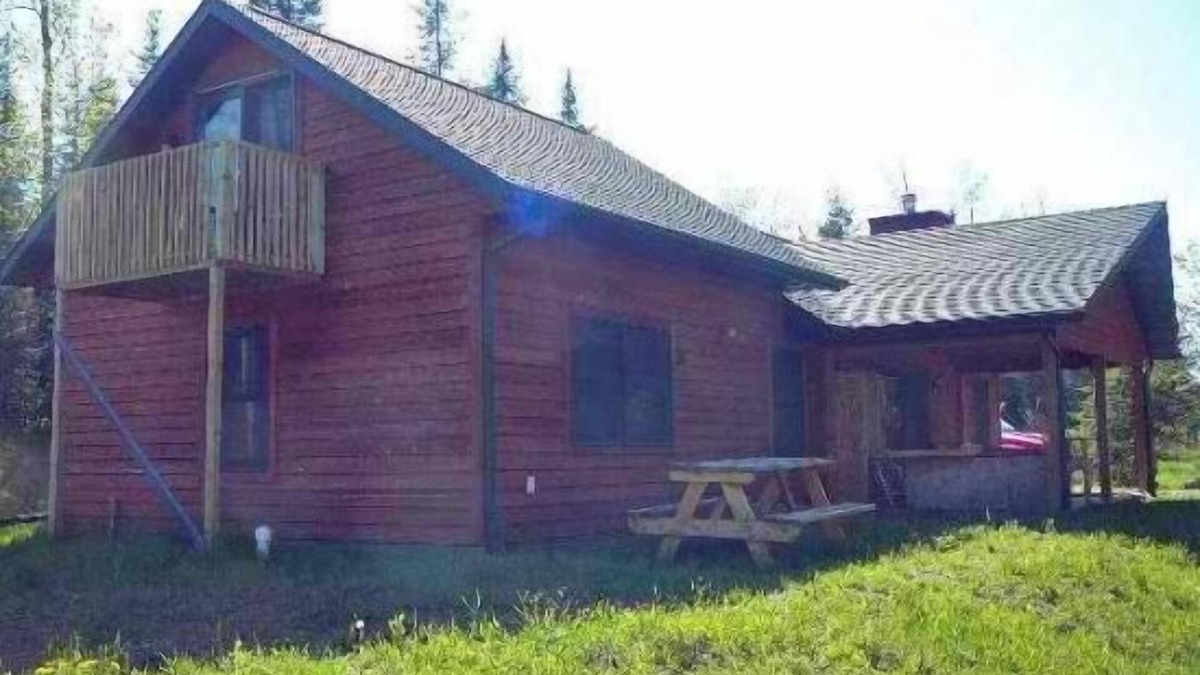 Fifield House | Que Sera Trailhead for Outdoor Recreation