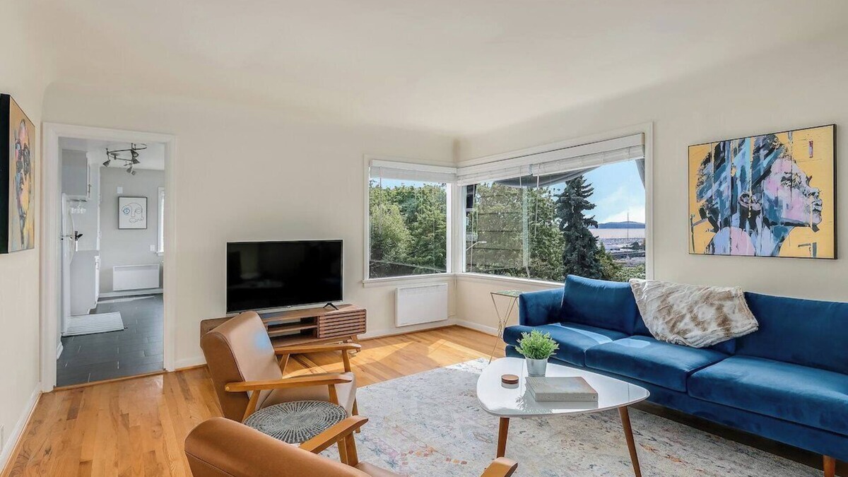 West Queen Anne Condo | Queen Anne Charmer with Views of Puget Sound!