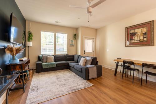 Wilmington Apartment | Queen Bedtropicalbeachdt Wilmingtonfreewifi