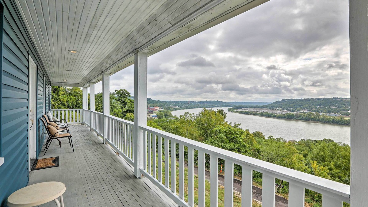 East Walnut HIlls House | Queen City Home w/Ohio River View - 3 Mi to Dtwn!