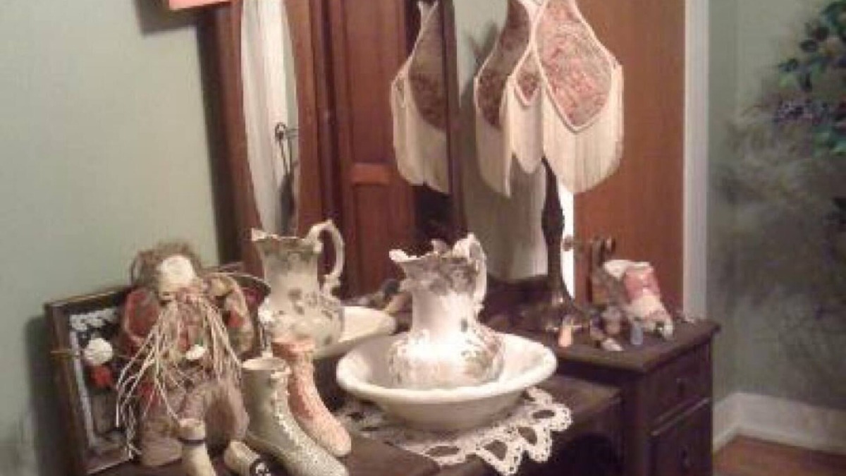 San Angelo Bed & Breakfast | Queen Ensuite with Garden View at Music Garden Mansion
