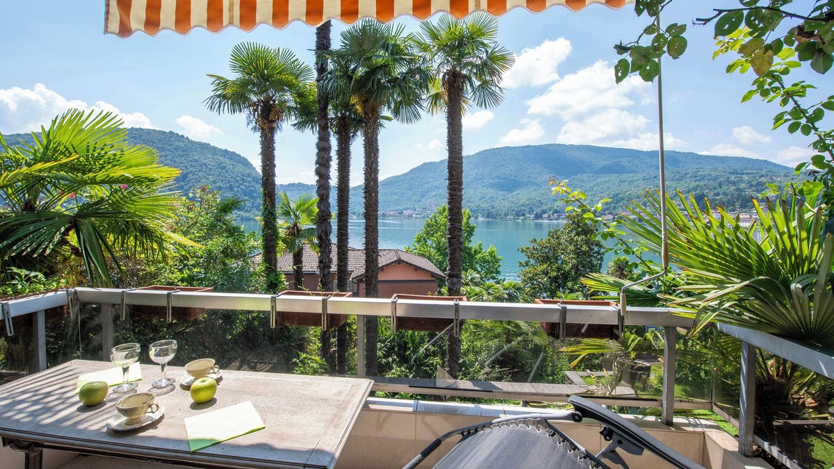 Ponte Tresa Apartment | Queen Lake View, Ponte Tresa, Switzerland