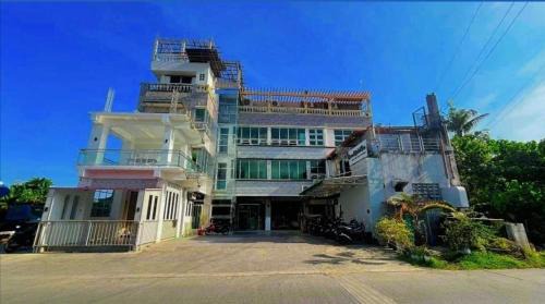 Virac Hotel | Queen Maricel Inn