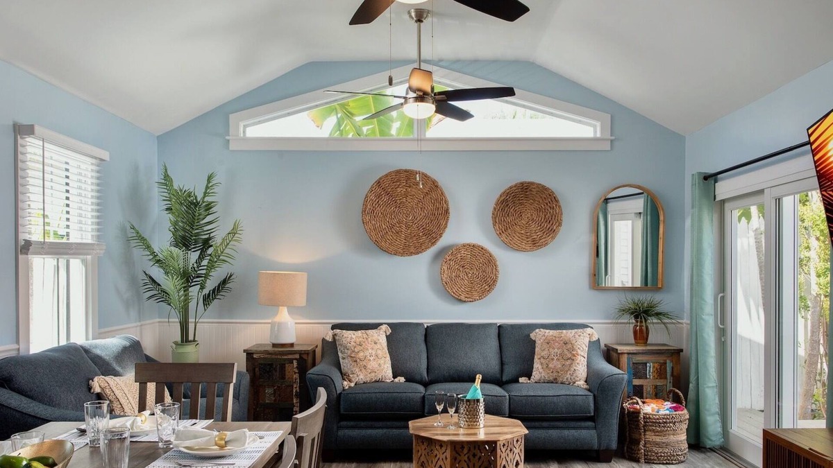 Uptown - Upper Duval House | *QUEEN OF LOUISA @ DUVAL* Home in Old Town & Private Pool + LAST KEY SERVICES