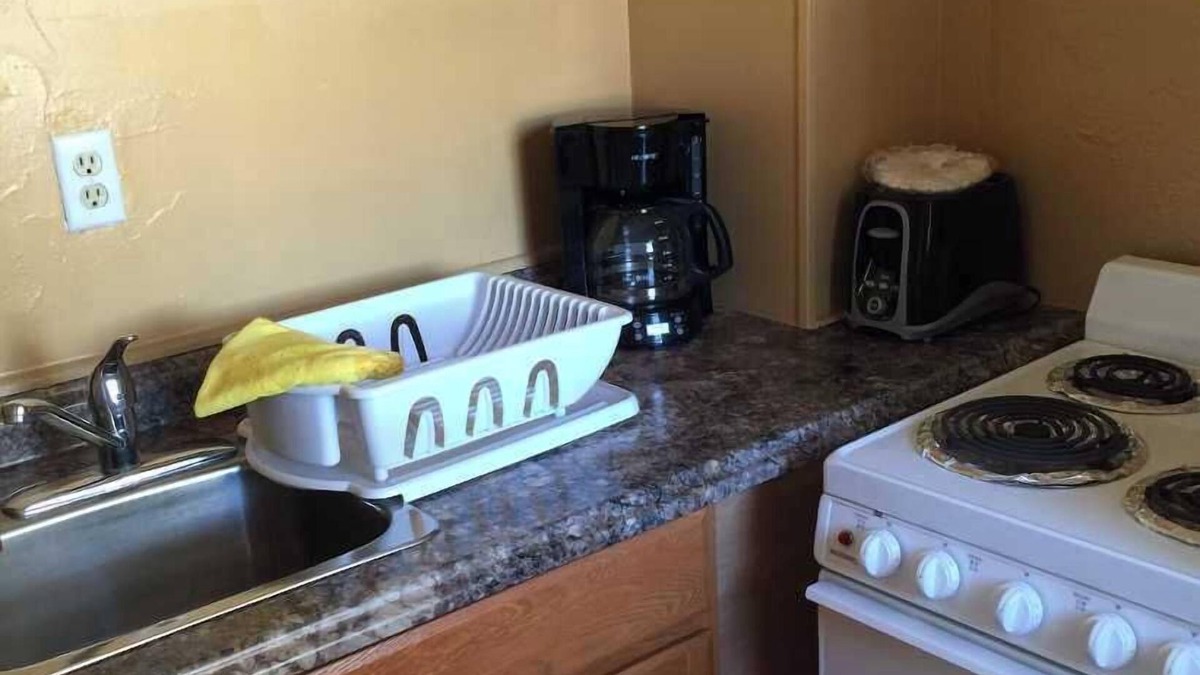 Pompano Beach Hotel | Queen one bedroom on the 2nd floor.