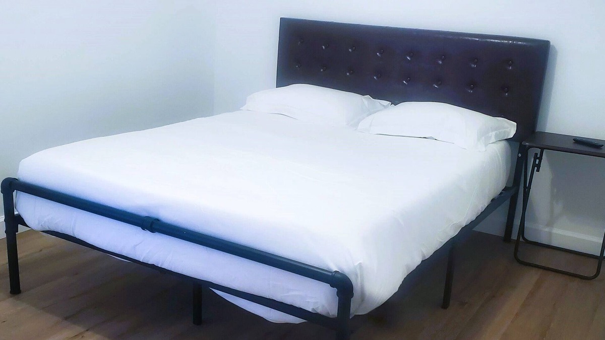 Tallahassee House | Queen room: in a duplex near FSU, shared bath-5