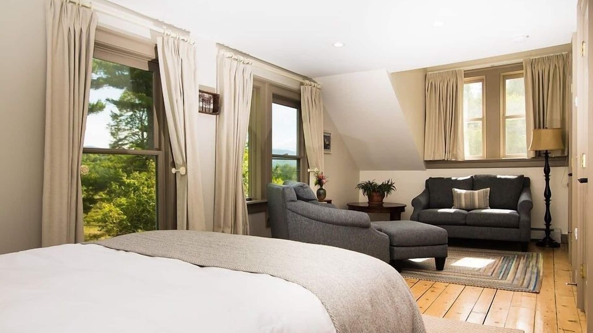Keene Bed & Breakfast | Queen Room with Mtn Views