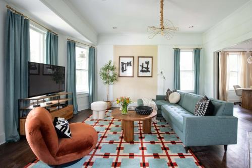 Virginia Highland House | Queen's Gambit