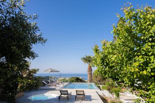 Koutouloufari Villa | Queen's Gem Luxury Villa - Heated Jacuzzi & Pool