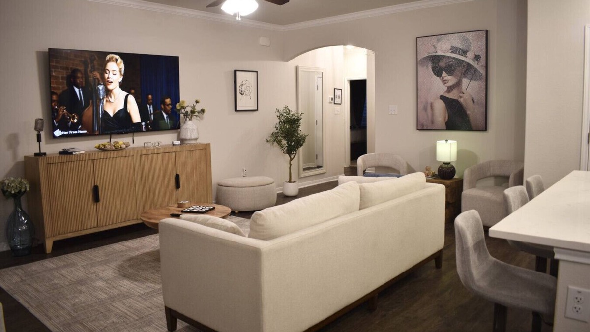 Leon Junction House | Queen's Quarters @ SPG Europa in Temple TEXAS