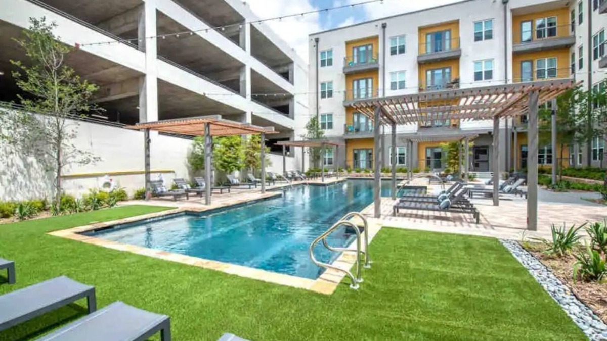 Richardson Apartment | Queen suite | Private Patio