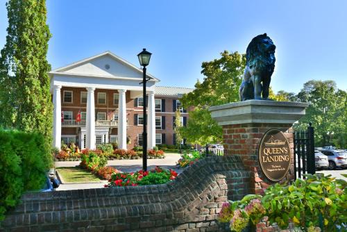 Historic Old Town Hotel | Queens Landing