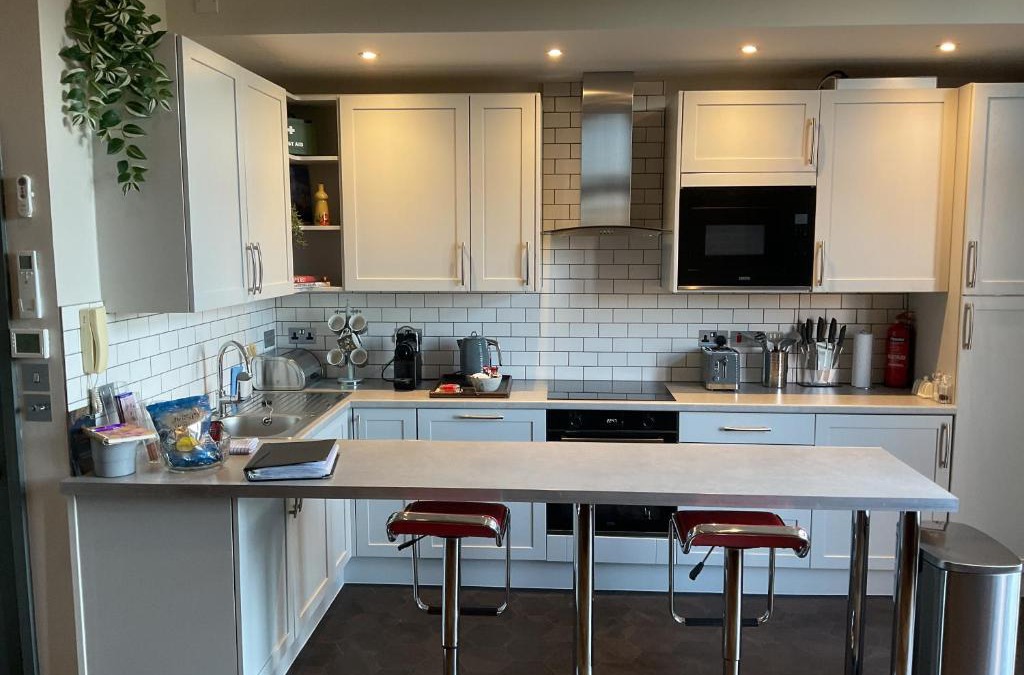 West Kensington Apartment | Queens View