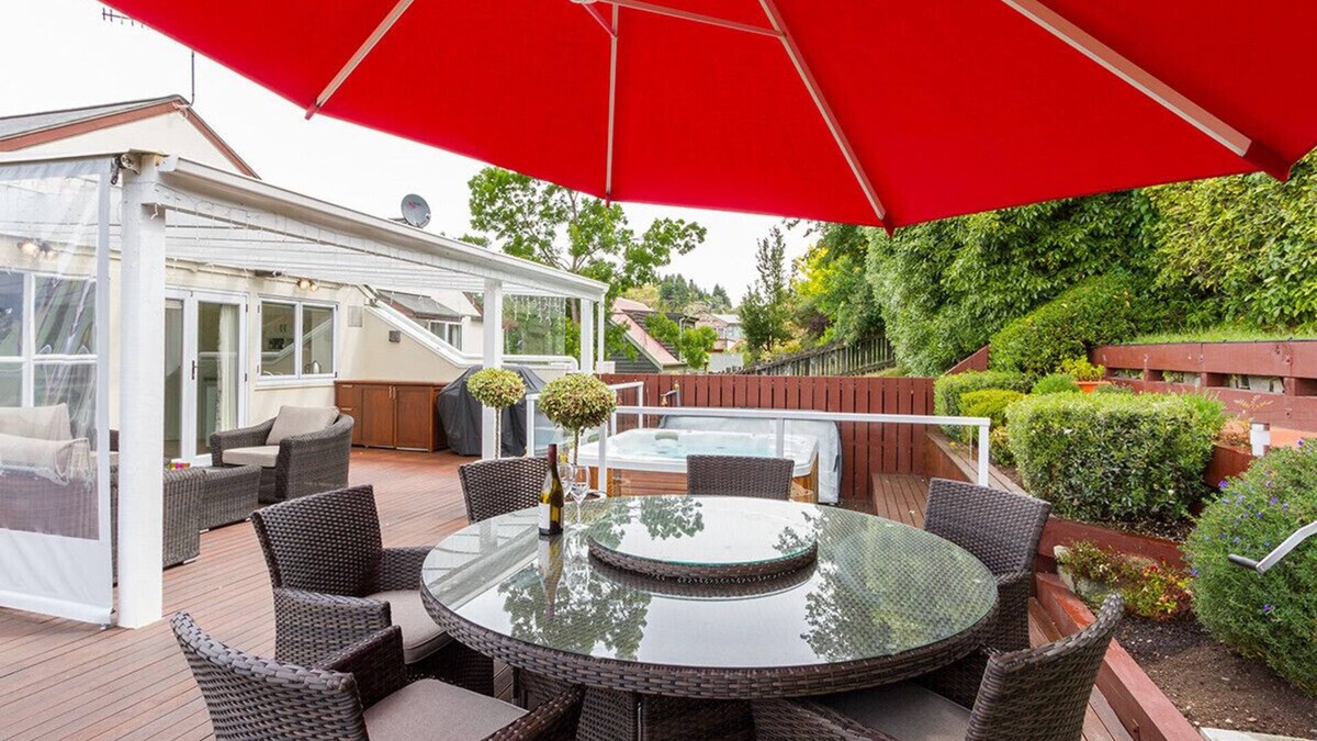 Fernhill Cottage | Queenstown Haven - Queenstown Holiday Home