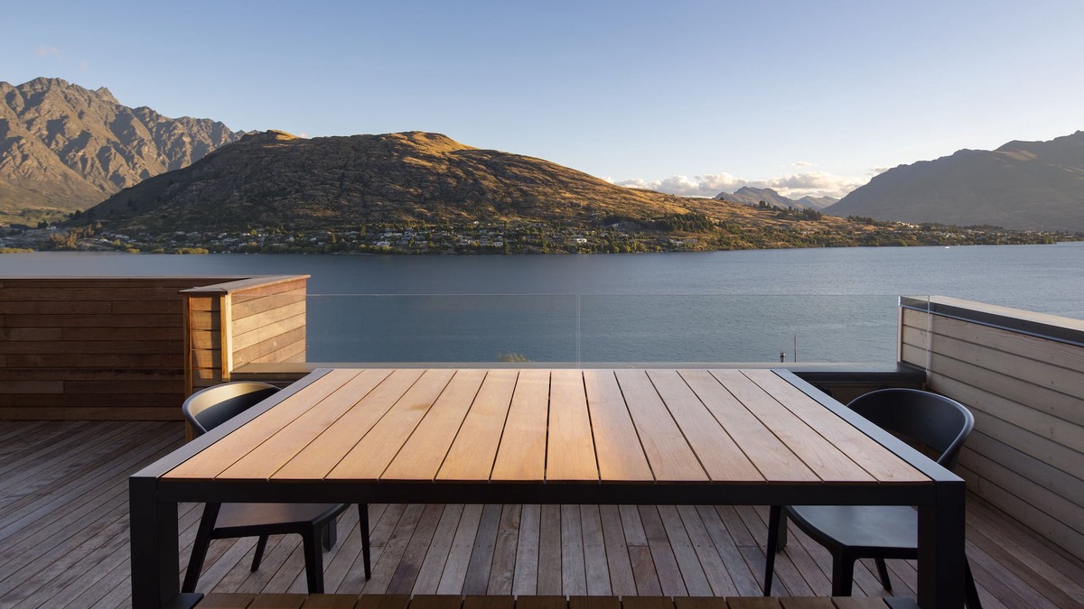 Frankton Villa | Queenstown Lake & Mountain Magic