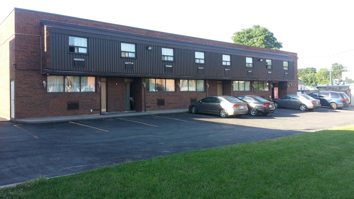 Humber Bay Hotel | Queensway Motel