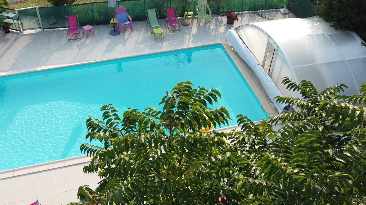 Fargues House | quercy stone guest rooms decorated with taste.