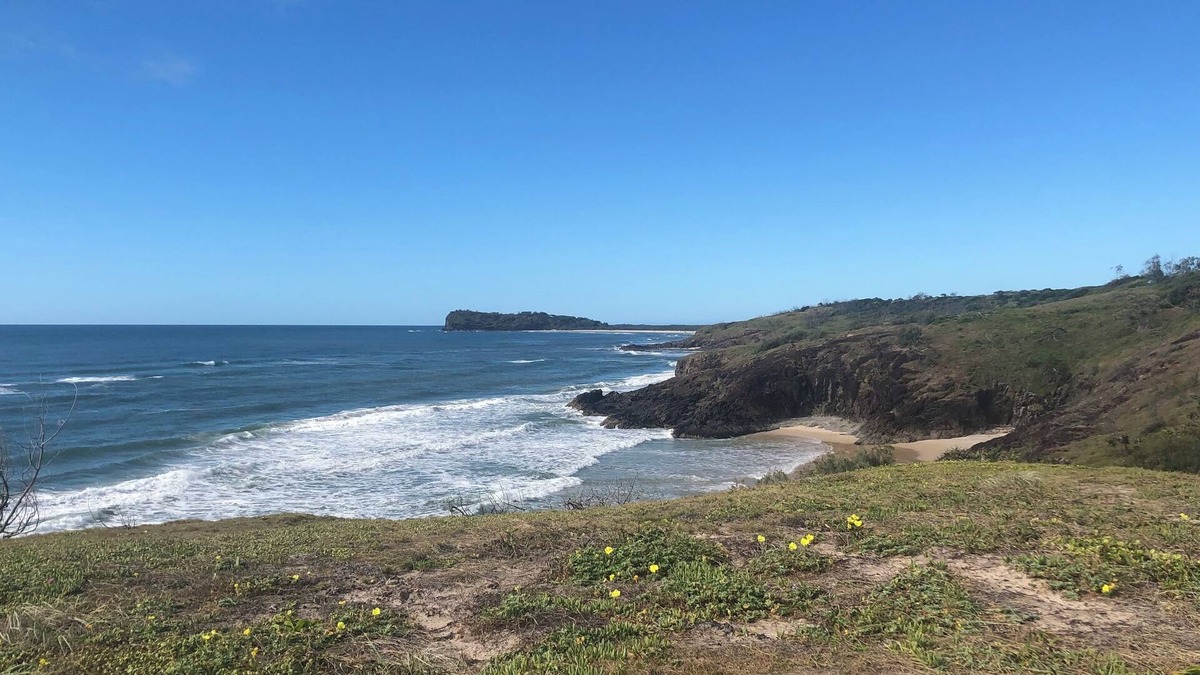 Orchid Beach House | Ques R & R at Orchid Beach. Water views with sea breeze. Relaxing Holiday House.