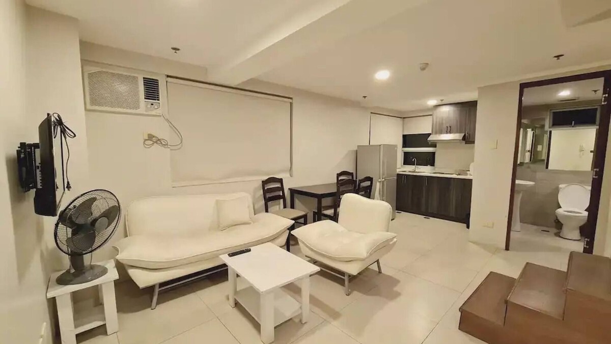 Valencia Apartment | Quezon City 3 Bedroom Condo Unit with Pool Access