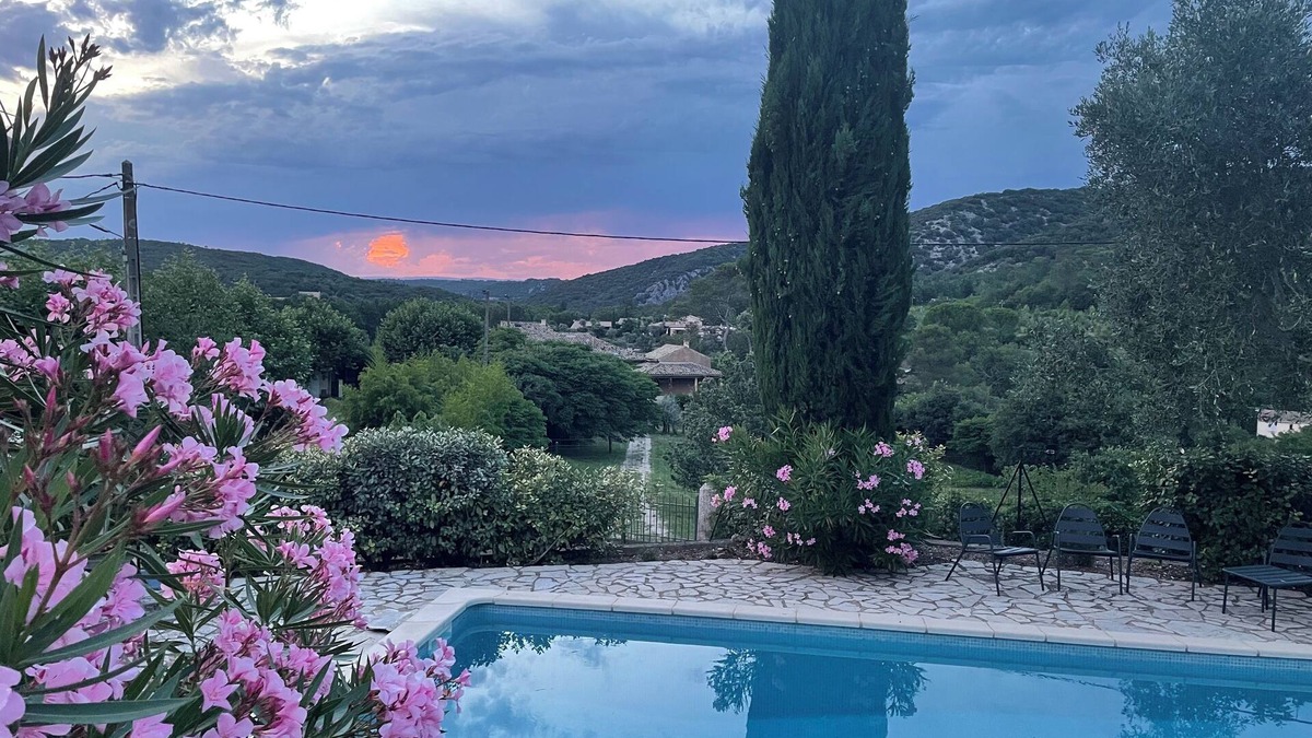 Saint-Andre-de-Roquepertuis Cottage | Quiet Passiflore gîte in the Cèze valley close to the Ardèche river, beautiful views