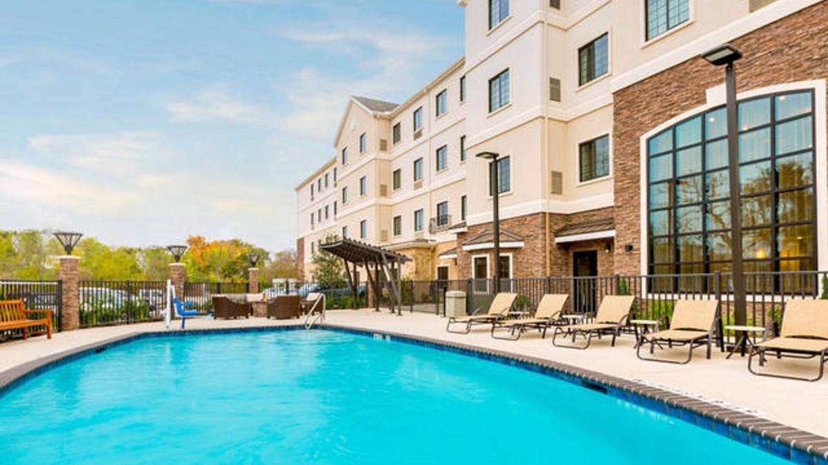 College Station Apartment | Quick Drive to Texas A&M | On-Site Pool + Business Center + Fitness Center