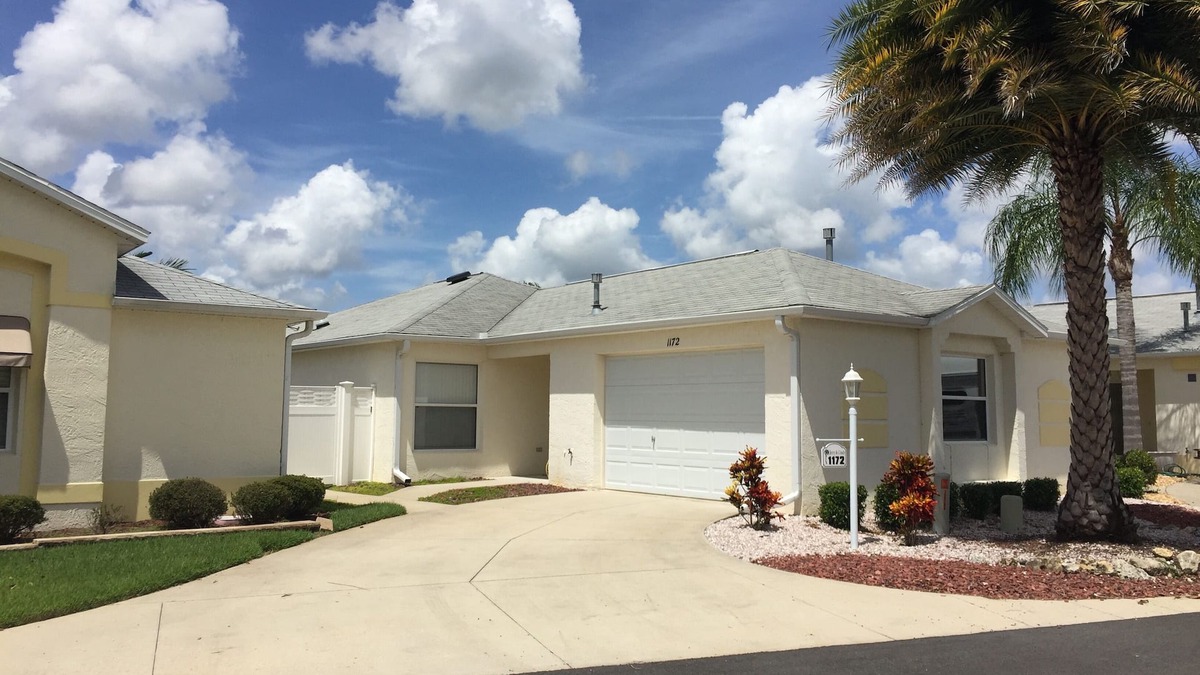 Virginia Trace House | Quick walk to Lake Sumter Landing! Gas Golf Cart Included!