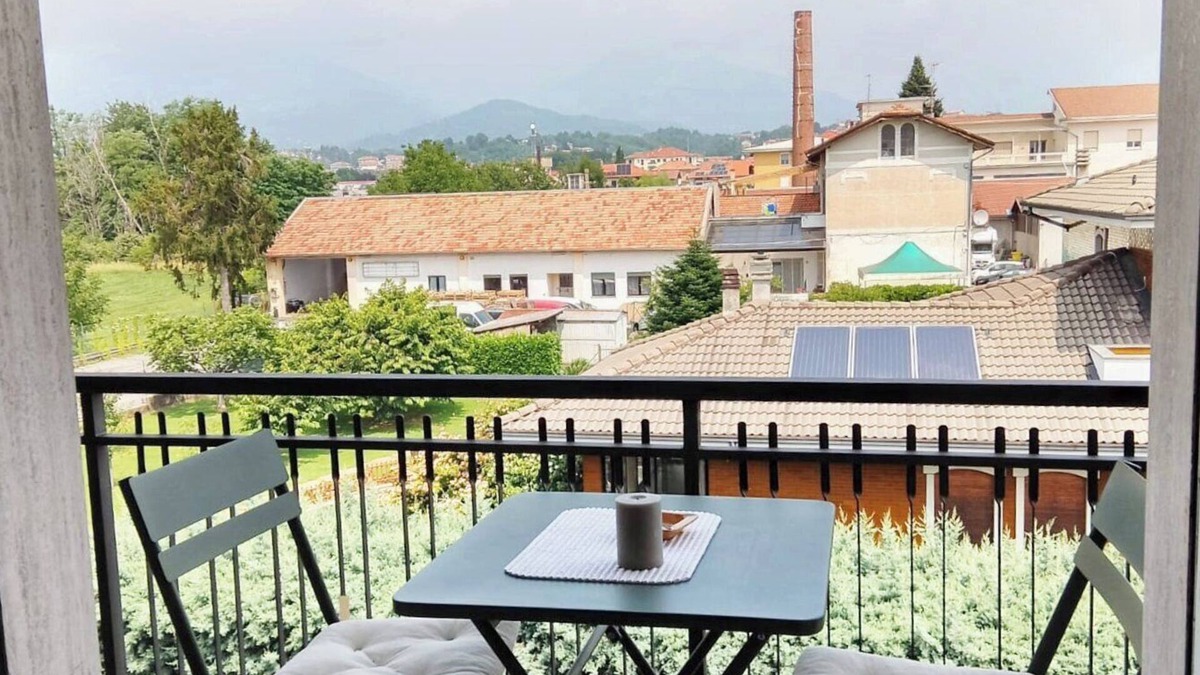 Biella Apartment | QuickHome Appartamento Il Melograno