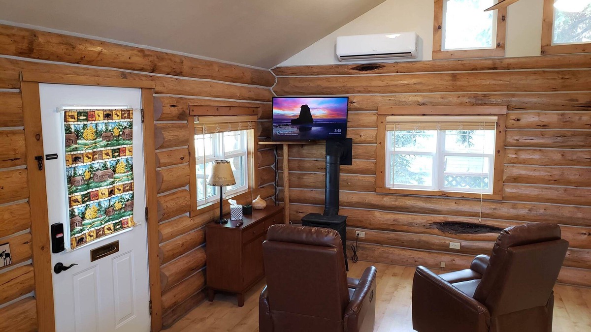 Enterprise Cabin | Quiet 1BR Cabin : Easy Access