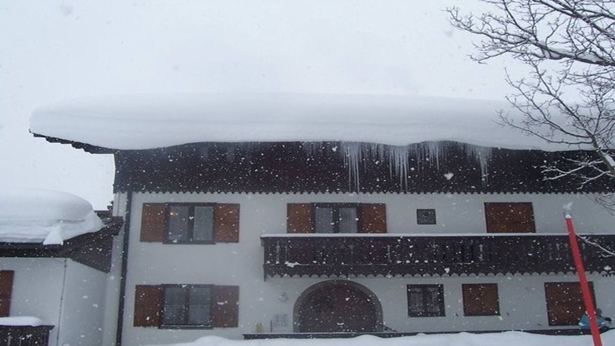 Hinterthal Apartment | Quiet 1st floor flat 1st slope right outside, 200 yards from the nursery slopes