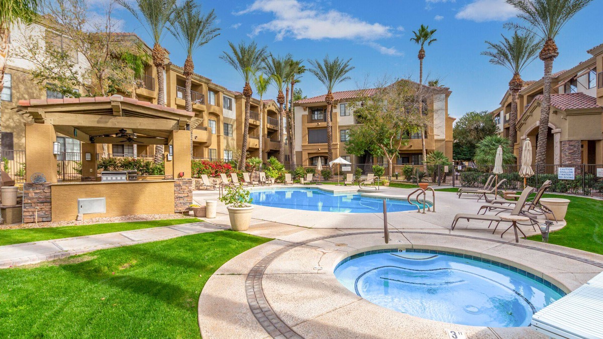 Camelback East Condo | ๐ต๐Quiet 1st Floor, Gated, Pool, ๐โโ๏ธWi-Fi, Free Parking, Gym๐๏ธโโ๏ธ๐