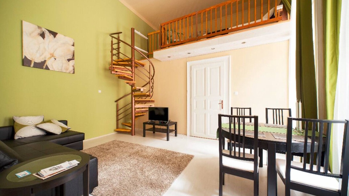 Erzsebetvaros Apartment | Quiet 2 bedroom apartment near parks, bars and sights — great location!