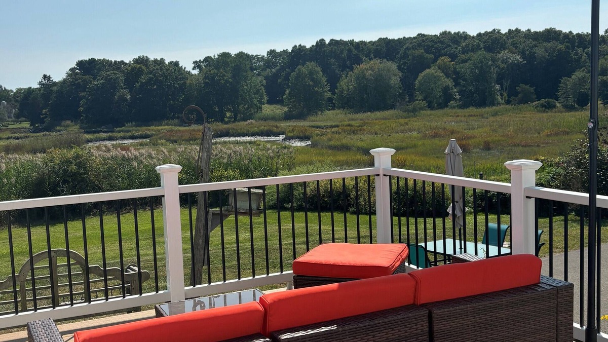 Guilford House | Quiet 2 bedroom summer haven overlooking beautiful West River