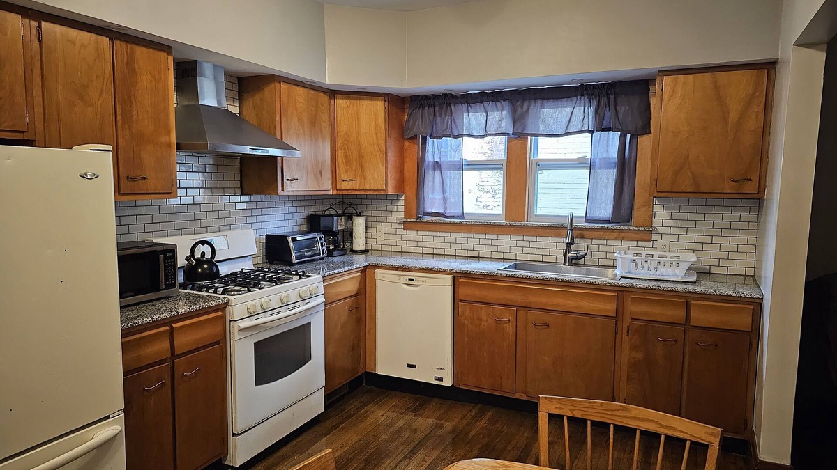 Front Park Apartment | Quiet 2 bedroom