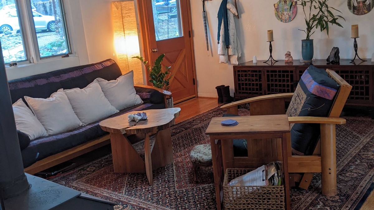 Batesville House | Quiet 2-bedroom house with AC/wifi in the woods near Charlottesville